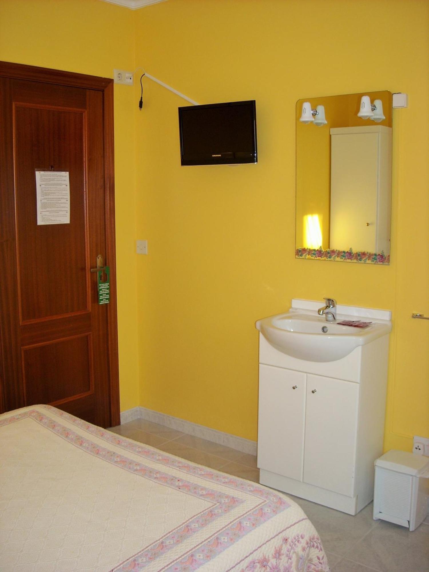 Hostal Santa Marta Playa Baiona Habitación foto
