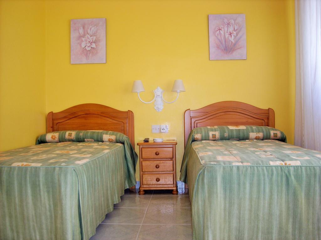 Hostal Santa Marta Playa Baiona Habitación foto